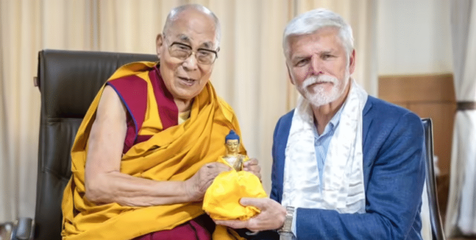 Czech President Meets Dalai Lama in Ladakh, Backs Tibetan Cultural Rights
