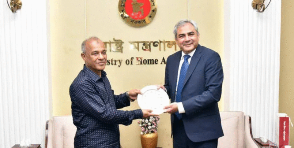 Bangladesh, Pakistan Approve Visa-Free Travel for Diplomats and Officials